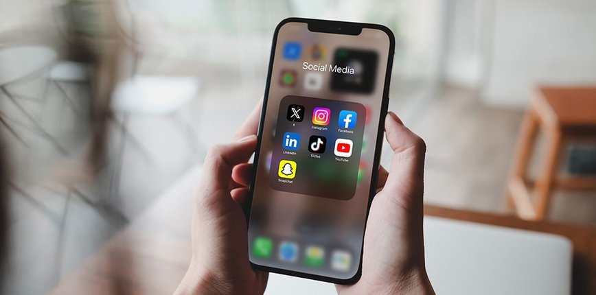 Social Media Sways Almost Half of Aussies to Shop Differently