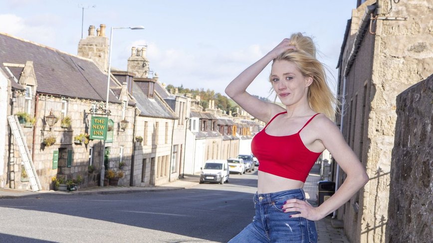 Aberdeen OnlyFans Star Receives £2,000 from Fans Amid Fuel Crisis