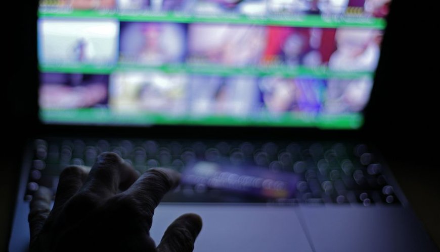 UK Adult Websites Face Visitor Freefall Amid New Age Checks