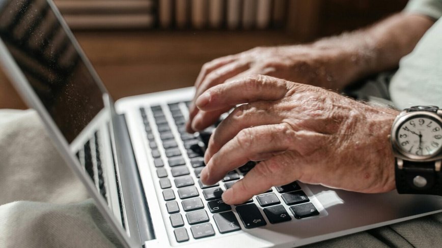 Online Age Verification: The Safety Behind the Screens