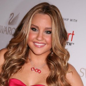 Amanda Bynes Drops New Track, Signaling a Musical Comeback