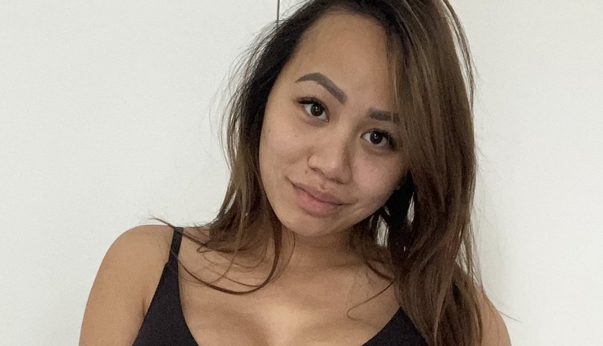 Aussie Adult Star's Surprising Journey: Earning Big Bucks While Expecting