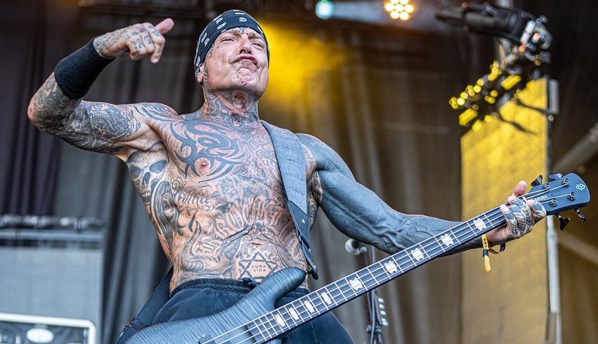 Evan Seinfeld's Path from Hardcore Band to Adult Film Star: The Surprising Earnings Reveal