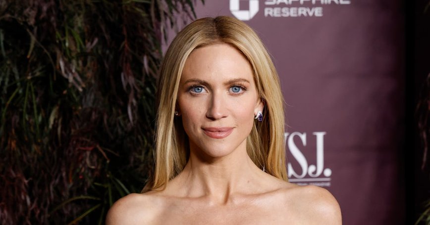 Brittany Snow and Malin Akerman: Behind-the-Scenes of Steamy 'The Hunting Wives'