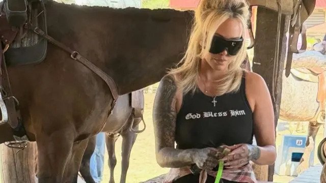 Bunnie XO Finds Humor Amid Post-Divorce DM Flood