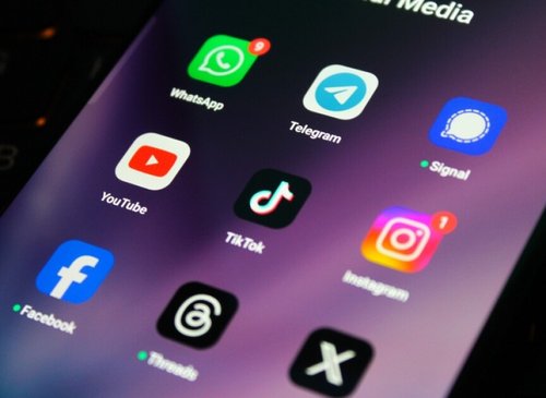 Canada Eyes Social Media Safety with New Under-16 Restrictions