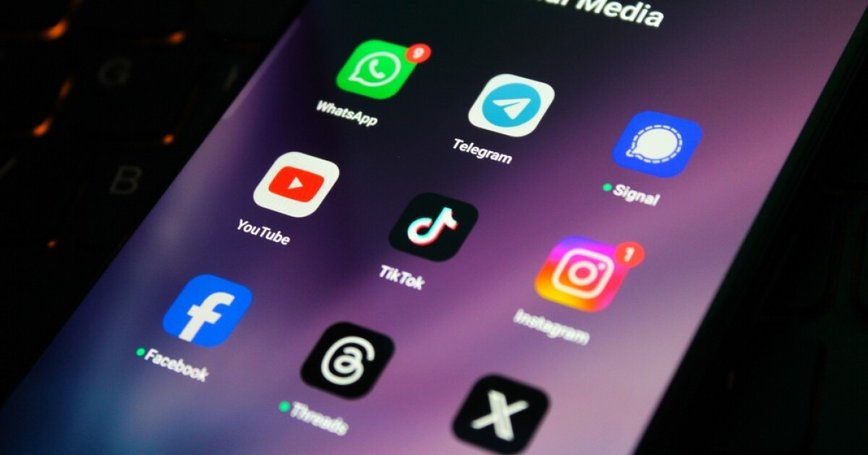 Canada Eyes Social Media Safety with New Under-16 Restrictions