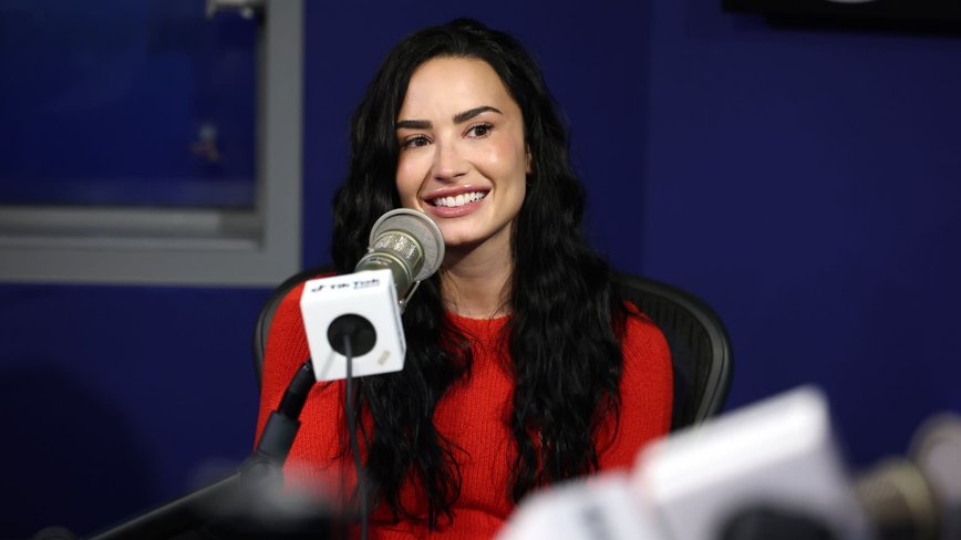 Demi Lovato's Accidental AirPlay Mishap: A NSFW Surprise