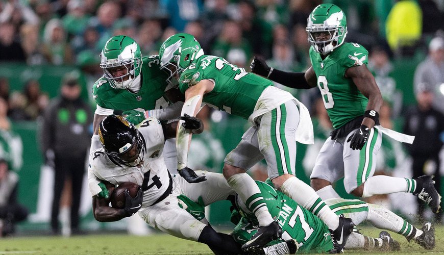 Eagles’ New Secret Weapon: Tank Bigsby’s Reaction to Barkley’s Legendary Leap