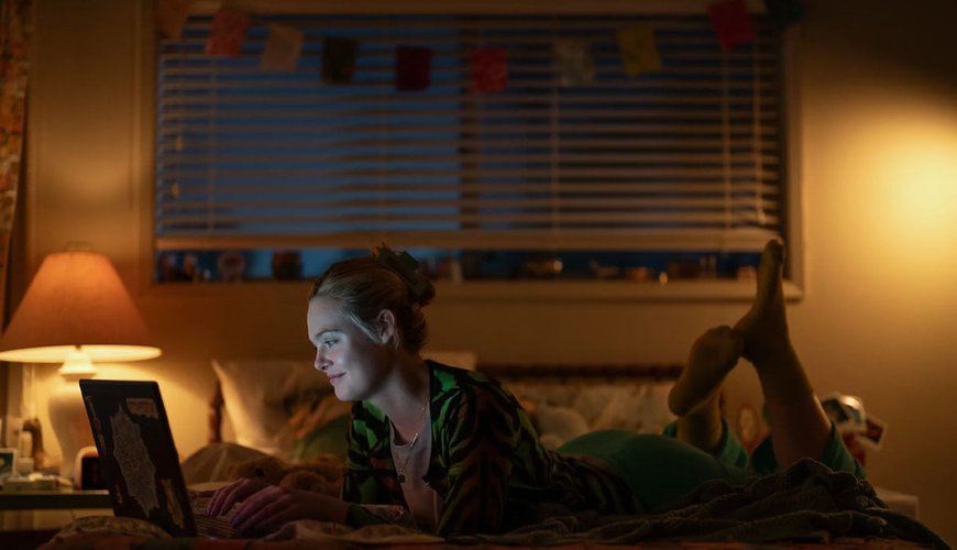 Elle Fanning Unveils the Art of On-Screen Nudity in 'Margo's Got Money Troubles'