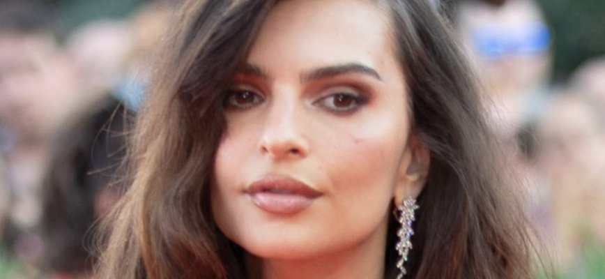 Emily Ratajkowski's Daring Beachwear Photos Trigger X's 'Adult Warning'