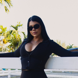 Estefania Palomeras Cashes In: Doubling Her Income by Leaving the CEO Life for Social Stardom