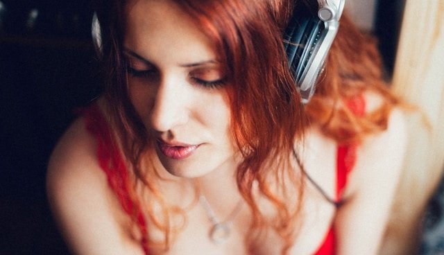 Audio Erotica: The New Wave of Intimate Storytelling