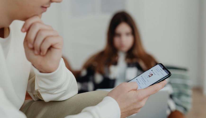 Social Media's Ultra Messages: The Dark Lure for Minors