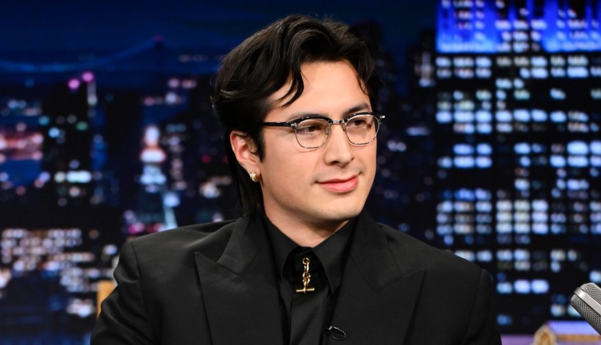 Hudson Williams Stirs Up Late-Night with Risqué Revelations on The Tonight Show