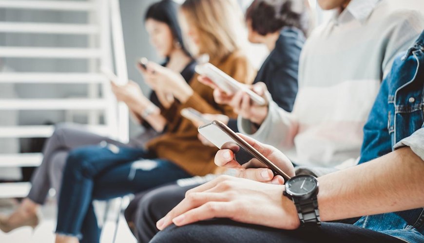 Breaking Free from the Scroll: Tips for Tackling Social Media Addiction