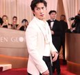 Hudson Williams Spices Up Golden Globes with Unfiltered Date Advice