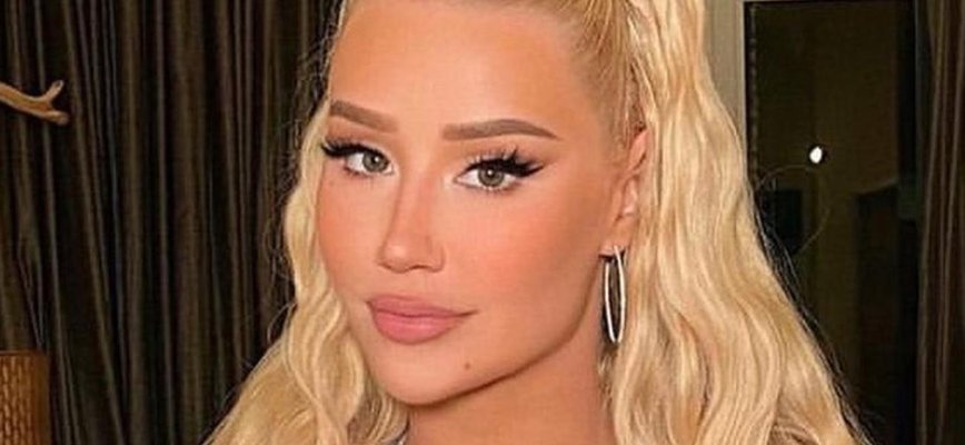 Iggy Azalea Stuns in Tiny Bikini While Showing Off Her 'Kitty' on Instagram