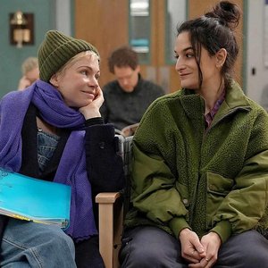 Jenny Slate and Michelle Williams Break Character in Hilarious 'Dying For Sex' Scene