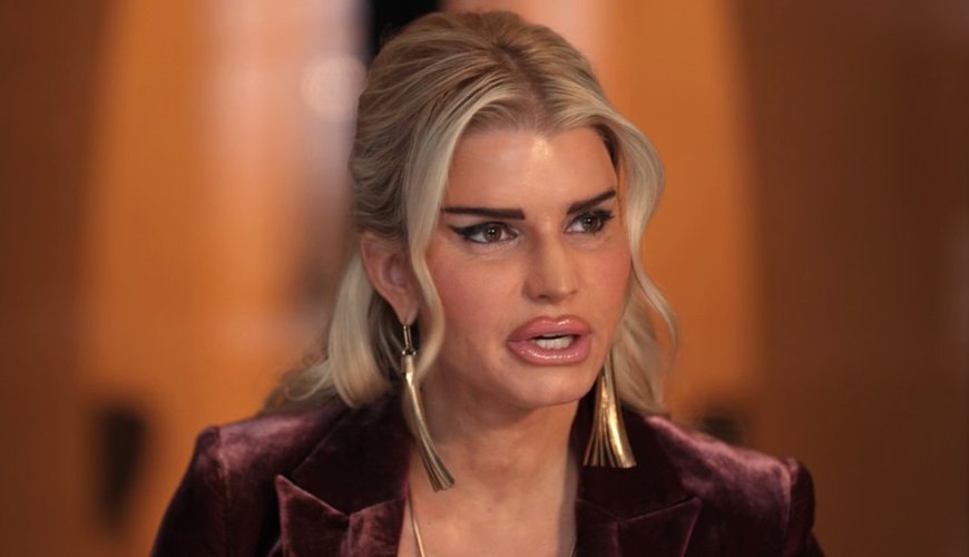 Jessica Simpson Shines in Ryan Murphy's 'All's Fair' Amid Plastic Surgery Drama