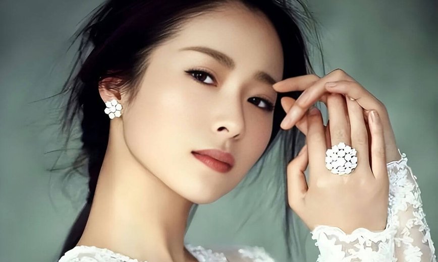 Jiang Yiyan's Surprise Divorce: A New Chapter Before 'Sisters Who Make Waves'