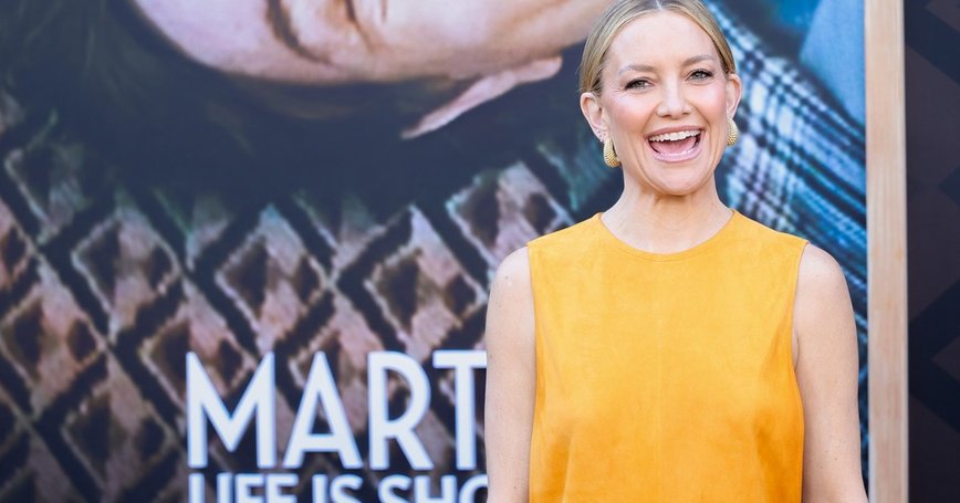 Kate Hudson Stuns in Daring Dress with Bold Side Cutouts
