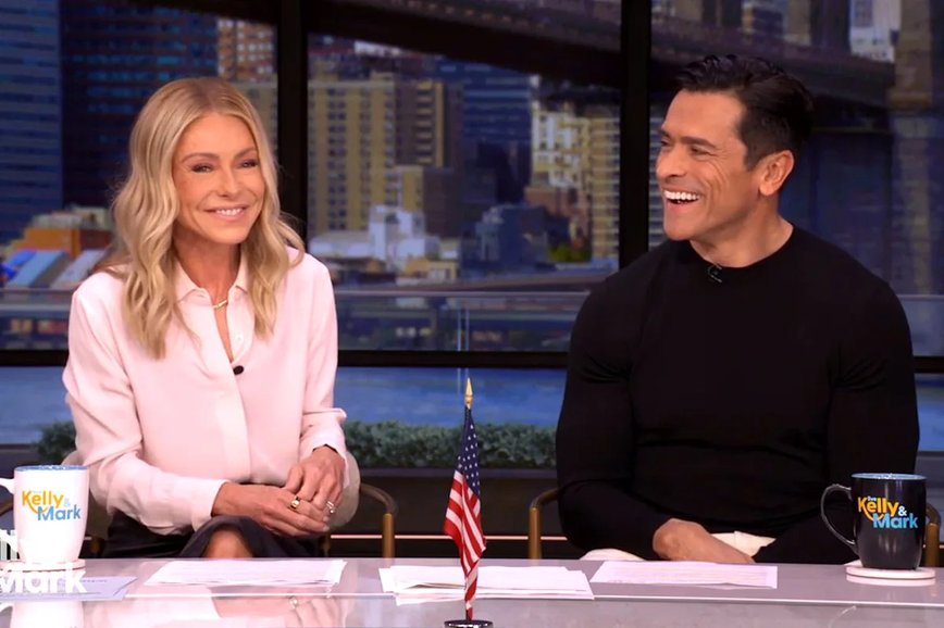 Kelly Ripa's Cheeky Anniversary Card for Mark Consuelos Will Make You ROFL
