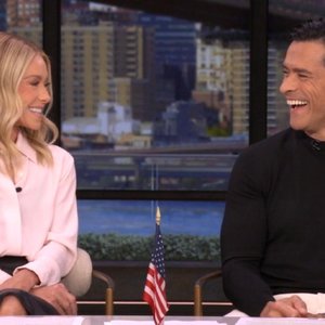Kelly Ripa's Hilarious NSFW Anniversary Card for Mark Consuelos: A Dino-Mite Gift