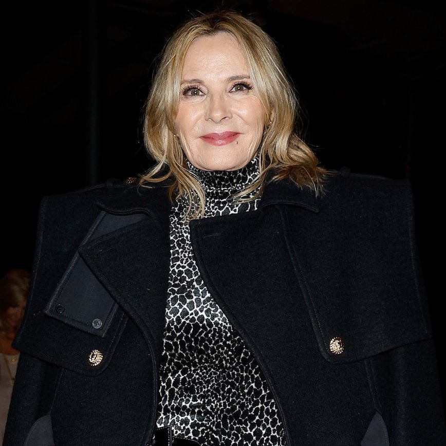 Kim Cattrall Brings Back Her Iconic Sex and the City Moment
