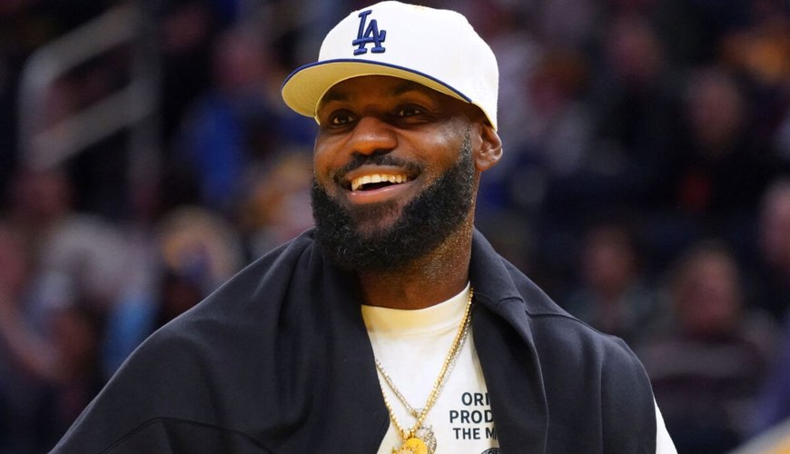 LeBron James' Courtside Chat with Ex-OnlyFans Star Spurs Fan Buzz