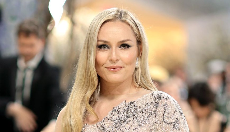 Lindsey Vonn Triumphantly Walks the Met Gala Red Carpet Post-Crash