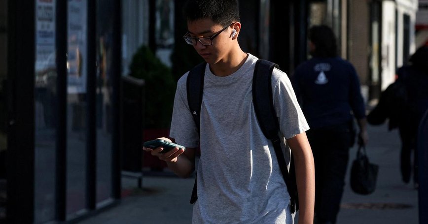 Malaysia Sets Stage to Ban Social Media for Kids Under 16