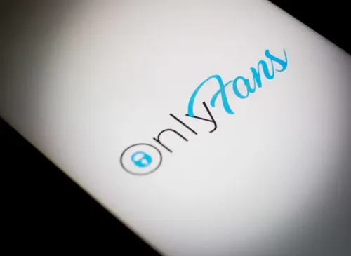 Meet the Mom Behind the Lens of Her Daughter's OnlyFans Content
