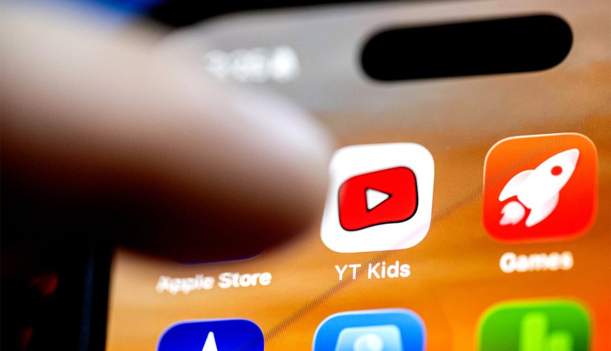 Are Social Media Child Safety Features Failing Our Kids? A Northeastern Study Weighs In