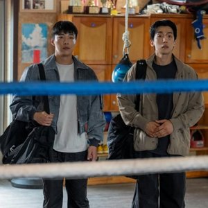 "Bloodhounds 2" Reigns as Netflix's Top Korean Drama – Smashing Global Charts