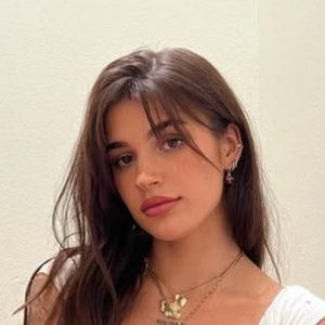 OnlyFans Star Drops Knowledge Bombs: A Class on the Realities of Online Fame