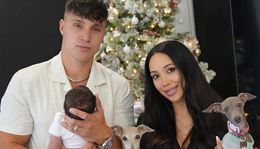OnlyFans Star Scarlet Vas Celebrates Christmas Miracle with Stepbrother Tayo Ricci's Baby Girl!