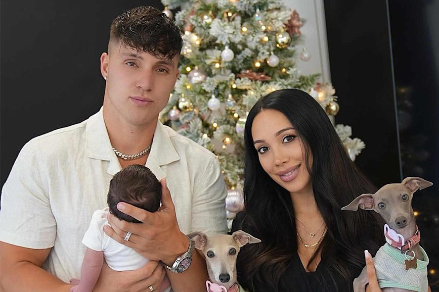 OnlyFans Star Scarlet Vas Celebrates Christmas Miracle with Stepbrother Tayo Ricci's Baby Girl!