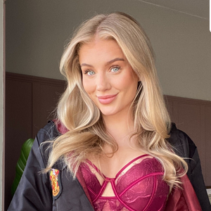 OnlyFans Model’s Shocking Salary Sparks Grandma’s Surprising Reversal