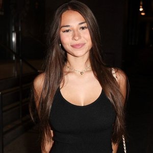 Sophie Rain's Bold Bikini Selfie Lights Up Social Media