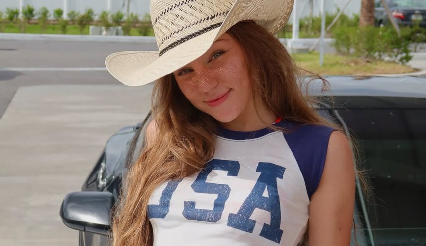 OnlyFans Star Anya Lacey Launches Controversial “Tradwife” Dating Site