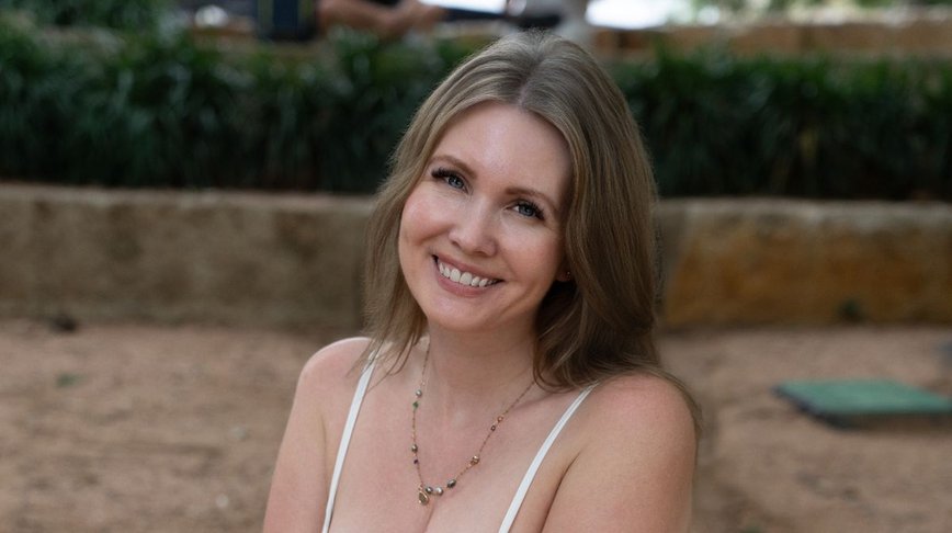 Holly Jane Johnston: The Mom Challenging Neighborhood Norms