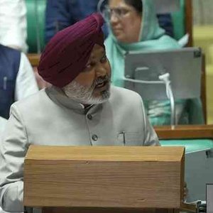 Punjab Rolls Out Groundbreaking Universal Financial Aid for Women