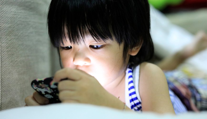 Malaysia Eyes Raising Social Media Age to 16 Amid Rising Safety Concerns