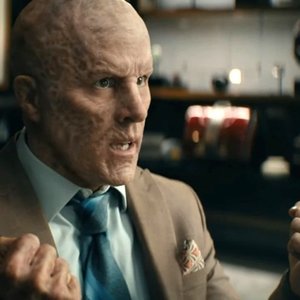 Ryan Reynolds' Hulk Hands Pic Has Deadpool Fans Buzzing