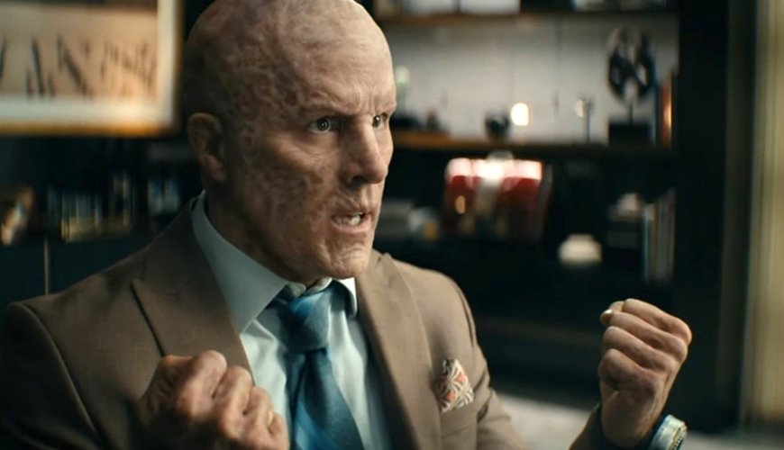 Ryan Reynolds' Hulk Hands Pic Has Deadpool Fans Buzzing