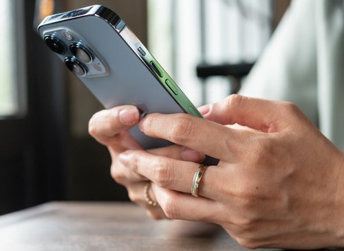 iOS 17.5 Update Sparks Panic Over Old, Deleted Photos Reappearing