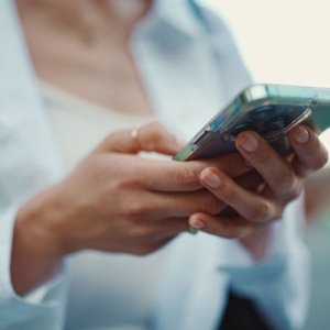 Gen Z Turns to Social Media for Financial Advice – But at What Cost?