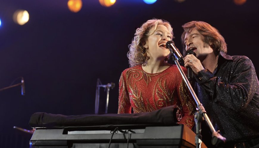 Hugh Jackman and Kate Hudson Channel Neil Diamond in 'Song Sung Blue'
