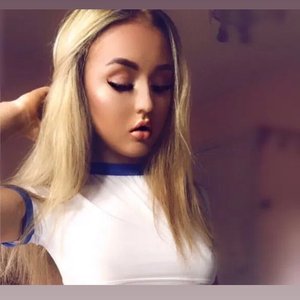 OnlyFans Star Belle Olivia Hires Bodyguard, Thanks to "Sugar Daddy" Support